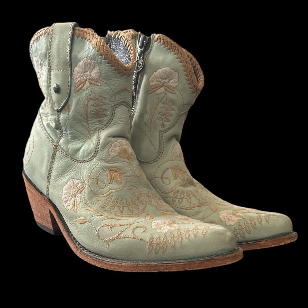 Liberty Black Cotton Flower Cowboy Boots Womens Size 8